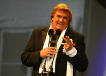 Florin Piersic a împlinit 90 de ani. Ce mesaj i-a scris Dan Negru marelui actor: „E norocos. Generației lui Piersic îi plătim noi pensia”