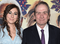 Fiica lui Tommy Lee Jones, ucisă de o substanță interzisă! Raportul oficial despre moartea Victoriei Jones (34 de ani)