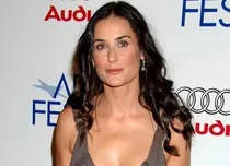 Demi Moore ia 2 milioane de dolari pentru o carte despre Ashton
