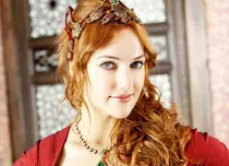 Meryem Uzerli a pus mâna pe un contract de 1,5 milioane de dolari