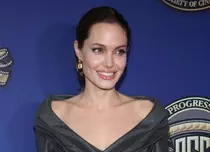 Angelina Jolie va scrie lunar pentru o publicație internațională renumită