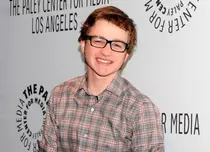 Angus T. Jones renunţă la "Doi bărbaţi şi jumătate"
