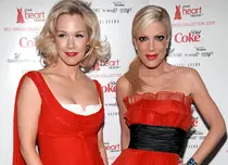 Tori Spelling şi Jennie Garth vor fi din nou colege de serial