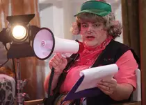 În episodul de diseară, Tanti Florica face terapie prin teatru