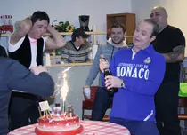 Grig Chiroiu, sărbătorit de “Trăsniţi” pe platourile de filmare 