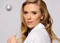 După doi ani de relație, Scarlett Johansson s-a logodit! Cine este viitorul soț al actriței