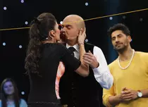 Alina Pușcaș și Cosmin Seleși, moment romantic la “Totul e permis”