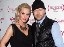 Jenny McCarthy s-a logodit