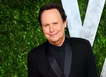 Billy Crystal are un serial nou: „The Comedians” (2015)