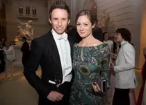 Eddie Redmayne („Mizerabilii”) s-a logodit cu iubita lui