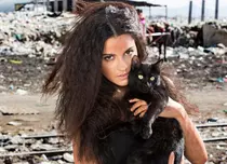 Maite Perroni, „regina gunoierilor” | Cum a fost la filmările „Singură pe lume”