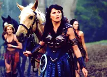 Lucy Lawless vrea s-o readucă pe Xena la tv