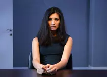 Tuba Büyüküstün vine la Euforia într-un serial nou-nouț
