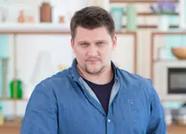 Alex Stan, juratul perfecționist de la „Bake Off România”