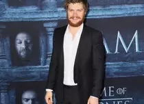 Democrație în Westeros?! Cea mai aiuritoare teorie despre „Urzeala tronurilor” vine de la Finn Jones
