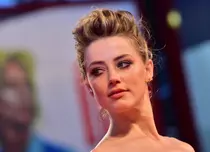 Adio, Johnny Depp! Amber Heard și-a prezentat oficial noua cucerire