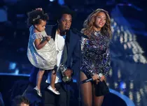 Beyoncé, mamă pentru a doua oară. Cântăreaţa a născut gemeni