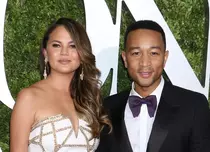 Chrissy Teigen și John Legend aşteaptă al doilea copil