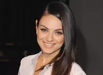 Mila Kunis a primit titlul de „Femeia Anului“ din partea Universităţii Harvard