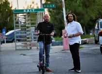 În timpul filmărilor sezonului 6, trotineta electrică este noua jucărie a juraților de la „Chefi la cuțite”