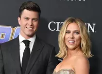 FOTO. Scarlett Johansson își arată pentru prima dată inelul de logodnă estimat la 450.000 de dolari