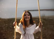 İrem Helvacıoğlu, Nefes, din serialul „Lacrimi la Marea Neagra”, din spital … la actorie