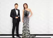 Postul de televiziune E! transmite în direct de pe covorul roșu ediția 71 a Premiilor Emmy
