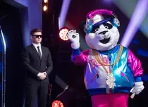 Tigrul, îngerul, vulpoiul, panda și unicornul îi pun în încurcătură pe detectivi astăzi, la Masked Singer România