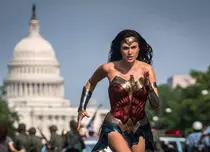 Pelicula „Wonder Woman 1984” va fi lansată în preajma Crăciunului în cinematografe şi online