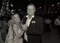 Laura Cosoi e în doliu. Tatăl actriței a murit de coronavirus