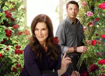 Din 6 decembrie, AXN va difuza seria de filme „Misterul din florărie”, cu Brooke Shields în rol principal