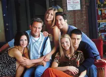 Au fost filmate primele scene din episodul special al serialului „Friends”