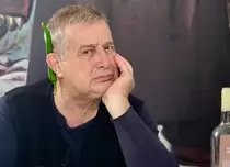 Mircea Dinescu revine la Prima TV cu un nou sezon „Poezie și delicatețuri”