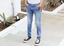 Știați că au chiar o duzină de perechi în garderoba lor? Vedeți de ce adidașii sunt atât de populari printre vedete