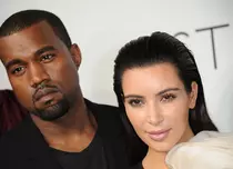 Kanye West o urmărește pe Kim Kardashian, în timp ce își promovează relația cu Julia Fox