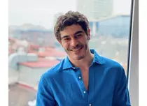 Cine e Burak Deniz, actorul care va juca în serialul „Dragoste fără cuvinte” de la Pro 2