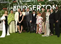 Filme și seriale pe care le puteți vedea dacă v-a plăcut „Bridgerton”, de la Netflix