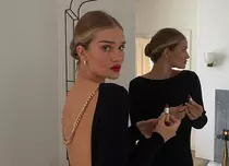 Rosie Huntington-Whiteley, selfie controversat la un an de când a născut