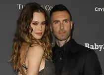Adam Levine, în mijlocul unui scandal imens, după ce și-ar fi înșelat soția însărcinată. Ce dezvăluiri a făcut presupusa amantă