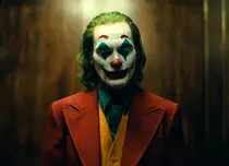 Prima imagine cu Joaquin Phoenix din „Joker: Folie à Deux”