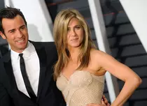 Jennifer Aniston, scene sexy doar pentru Theroux