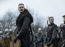 Eroii serialului „The Last Kingdom” își continuă luptele în noul film de la Netflix: „The Last Kingdom: Seven Kings Must Die”