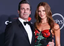 Jon Hamm s-a căsătorit, deși spunea că nu va face niciodată acest pas. Cine i-a schimbat părerea starului din „Mad Men”