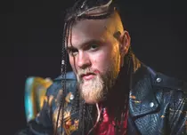 Majii, fost concurent la „X Factor”, a lansat o piesă în 5 stiluri diferite. Alina Eremia, printre colaboratori