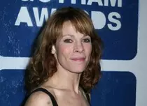 Lili Taylor, în „Soţia perfectă”