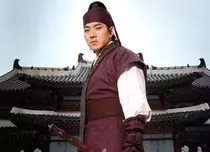 Ju-mong din „Legendele palatului” schimbă armura pe costumul de detectiv