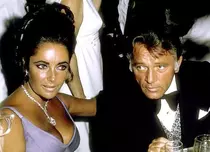 Elizabeth Taylor şi Richard Burton vor fi subiect de film
