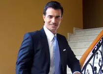 Actorul turc Serhan Yavaş („Inima nu respectă reguli”) fuge de însurătoare