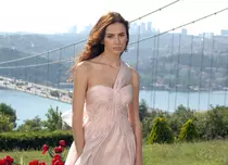 Frumoasa Lale e Penélope Cruz a Turciei