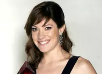 Jennifer Carpenter („Dexter”) va juca iar rol de poliţist la TV